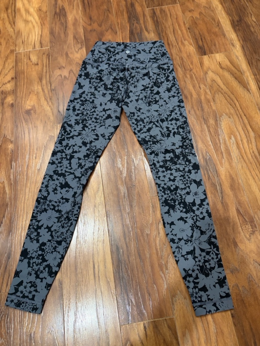 Lululemon  Print Gray & Black Leggings